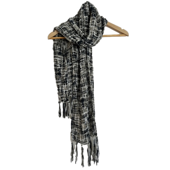 Soft winter scarf with tassels. Knitted black & white elegant winter wear. - Picture 5 of 8